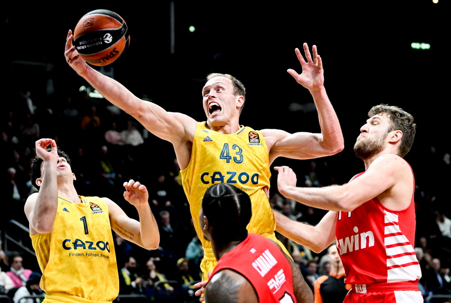 Ολυμπιακός Luke Sikma