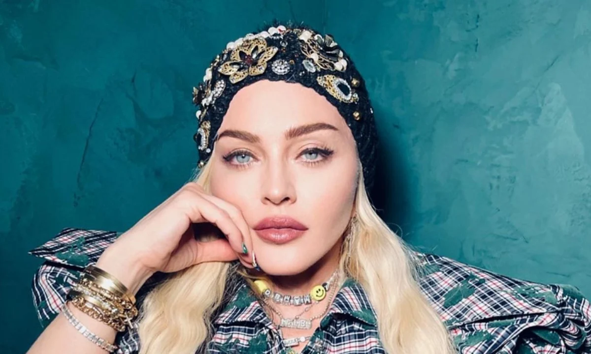 Μαντόνα: Έβαλε τον μαύρο κορσέ της και επιστρέφει