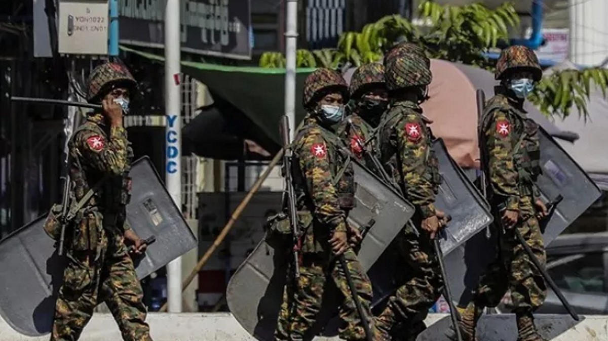 Μιανμάρ: 14 τραυματίες έπειτα από βομβιστική επίθεση