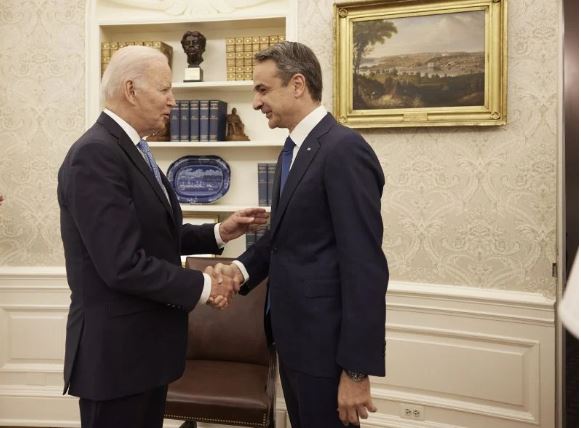 Τηλεφωνική επικοινωνία Μητσοτάκη με Μπάιντεν – Τι συζήτησαν