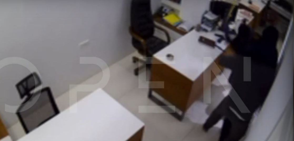 Μύκονος: Καρέ-καρέ η ληστεία σε επιχείρηση εργολάβου – Οι ληστές συνελήφθησαν στην Αθήνα