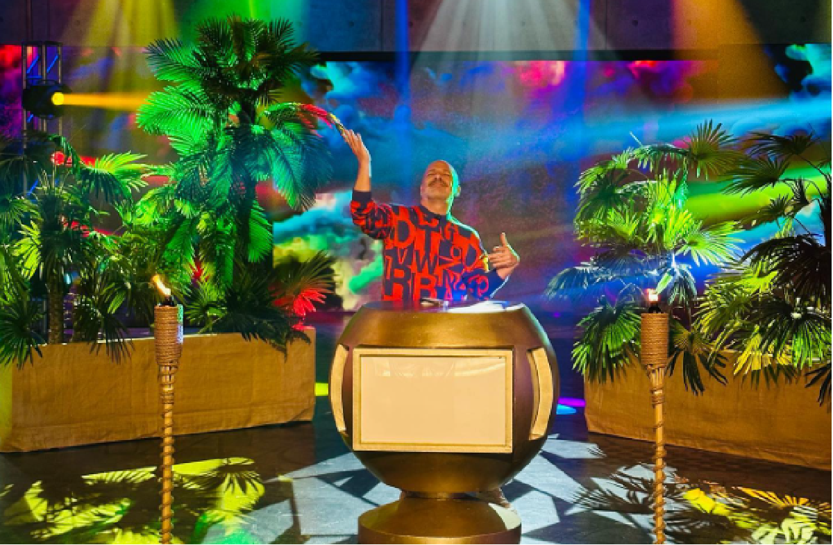 Νίκος Μουτσινάς