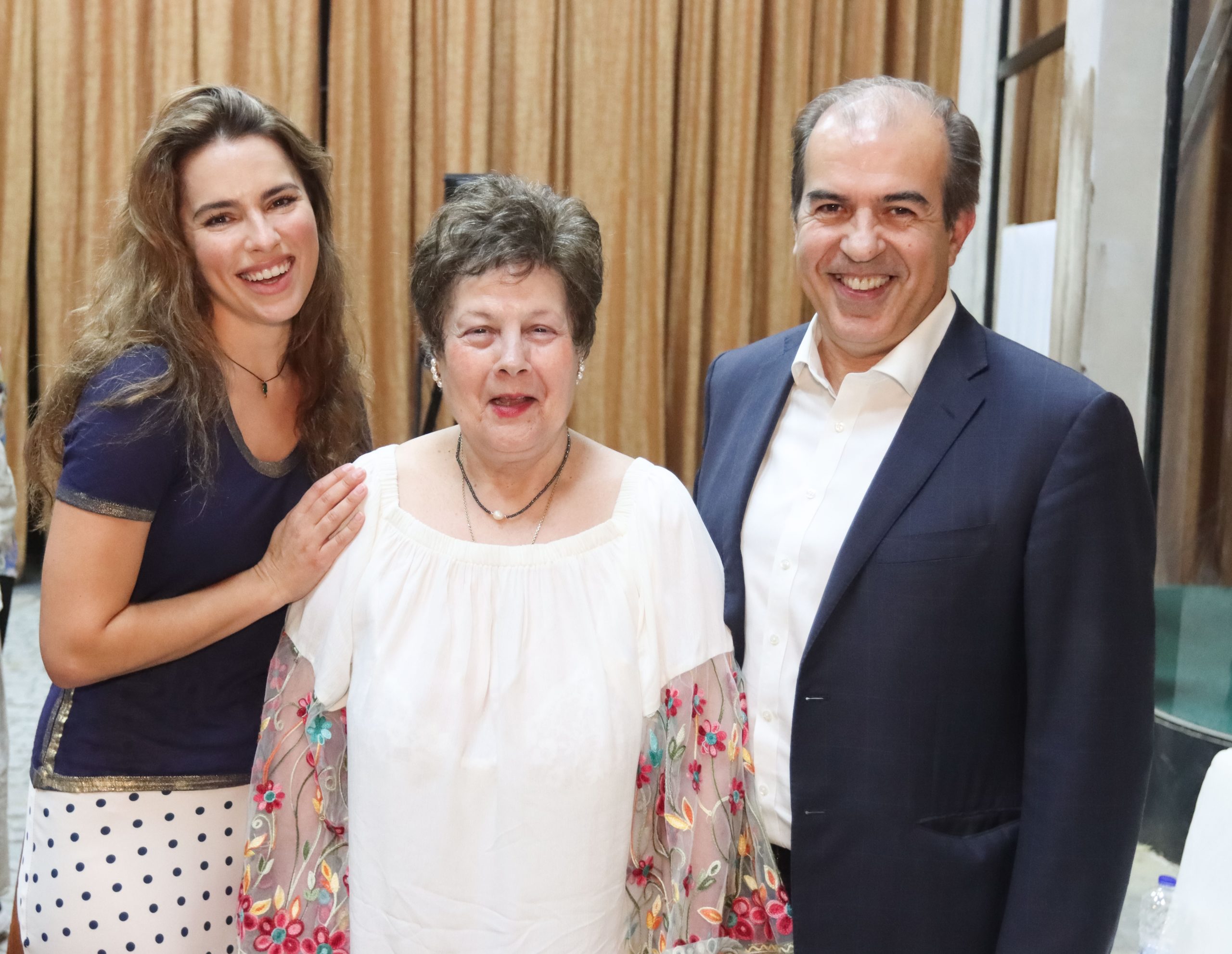 νέα δραματική σειρά του ΣΚΑΪ, «Οι Πανθέοι». 