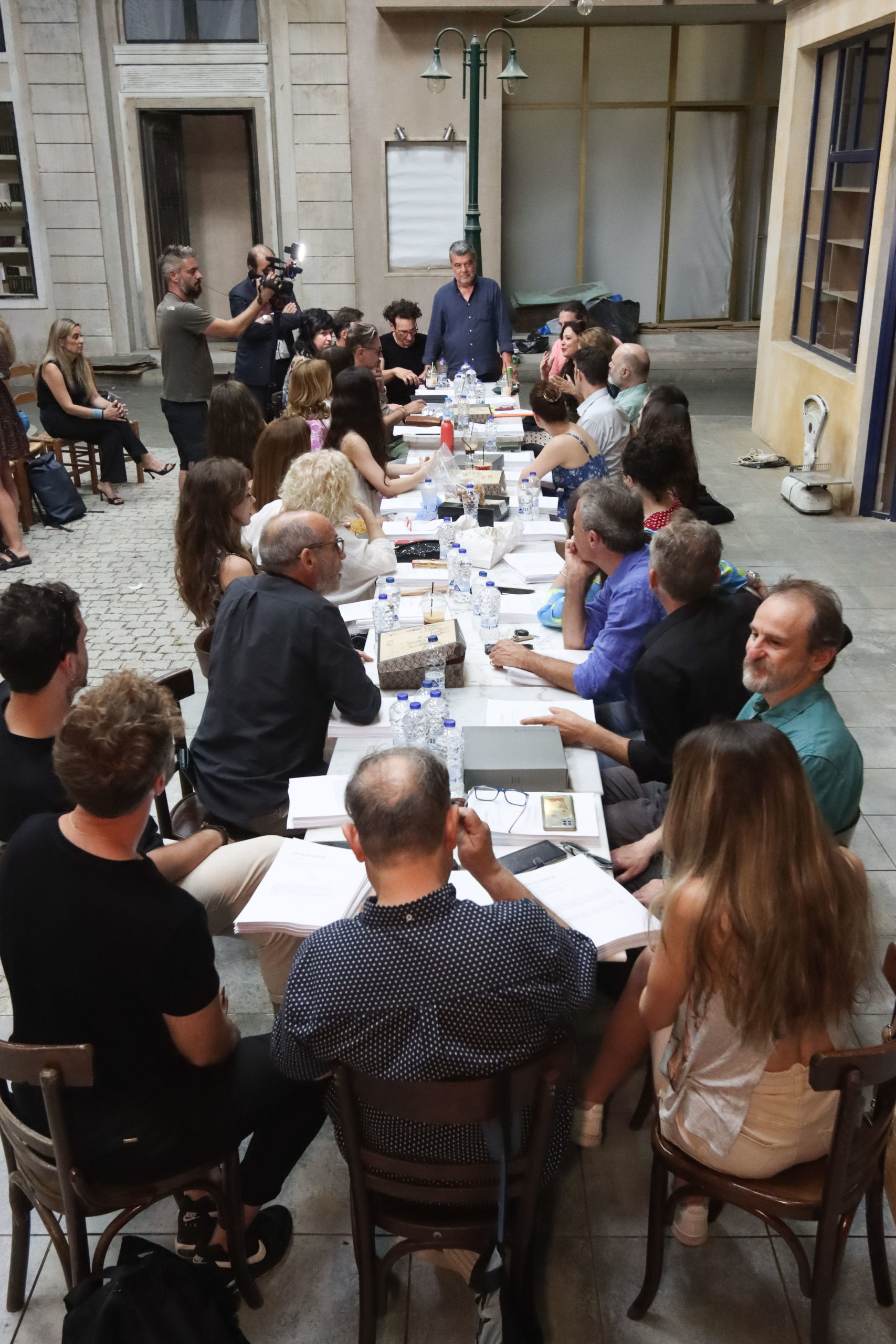 νέα δραματική σειρά του ΣΚΑΪ, «Οι Πανθέοι». 