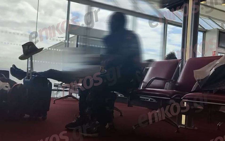 ΒΙΝΤΕΟ ντοκουμέντο με τον επιβάτη που προκάλεσε αναστάτωση σε πτήση Παρίσι – Αθήνα: Αποκαλυπτική μαρτυρία στο enikos.gr