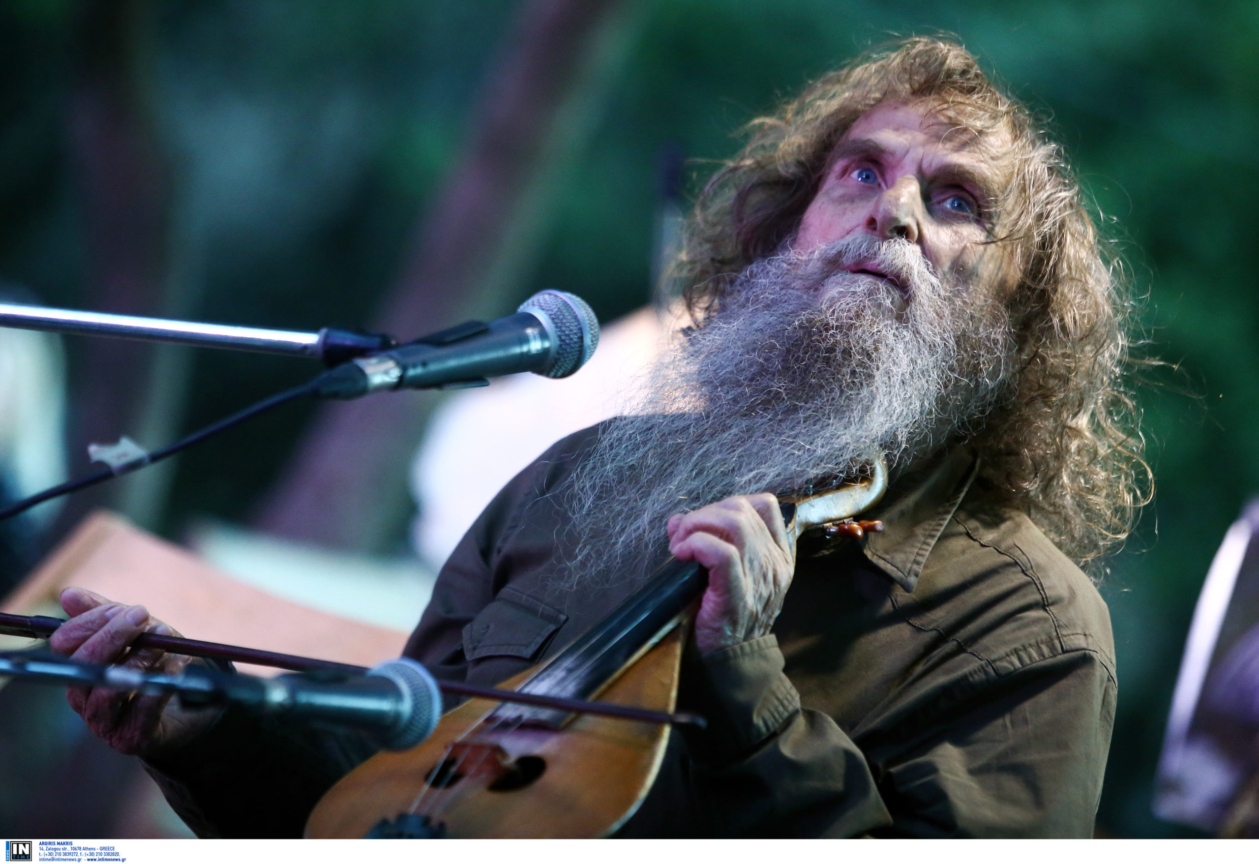 Ψαραντώνης: Δείτε την εκπληκτική ομοιότητα με τον λυράρη εγγονό του