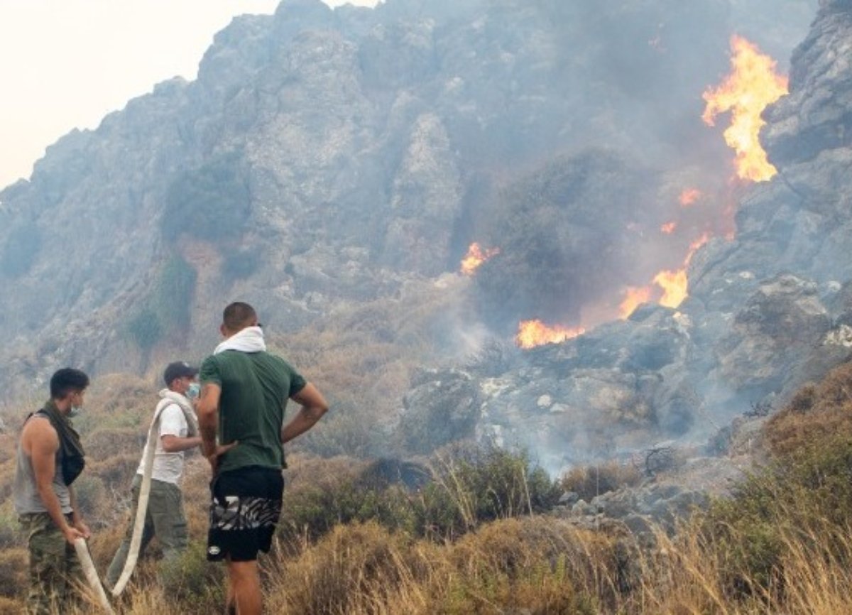 Ρόδος: Προσαγωγή ενός ατόμου για ενδεχόμενη εμπλοκή του με την φωτιά