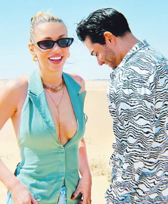 Γαρυφαλλιά Καληφώνη - Χρήστο Μάστορας - Επέτειος δύο χρόνων