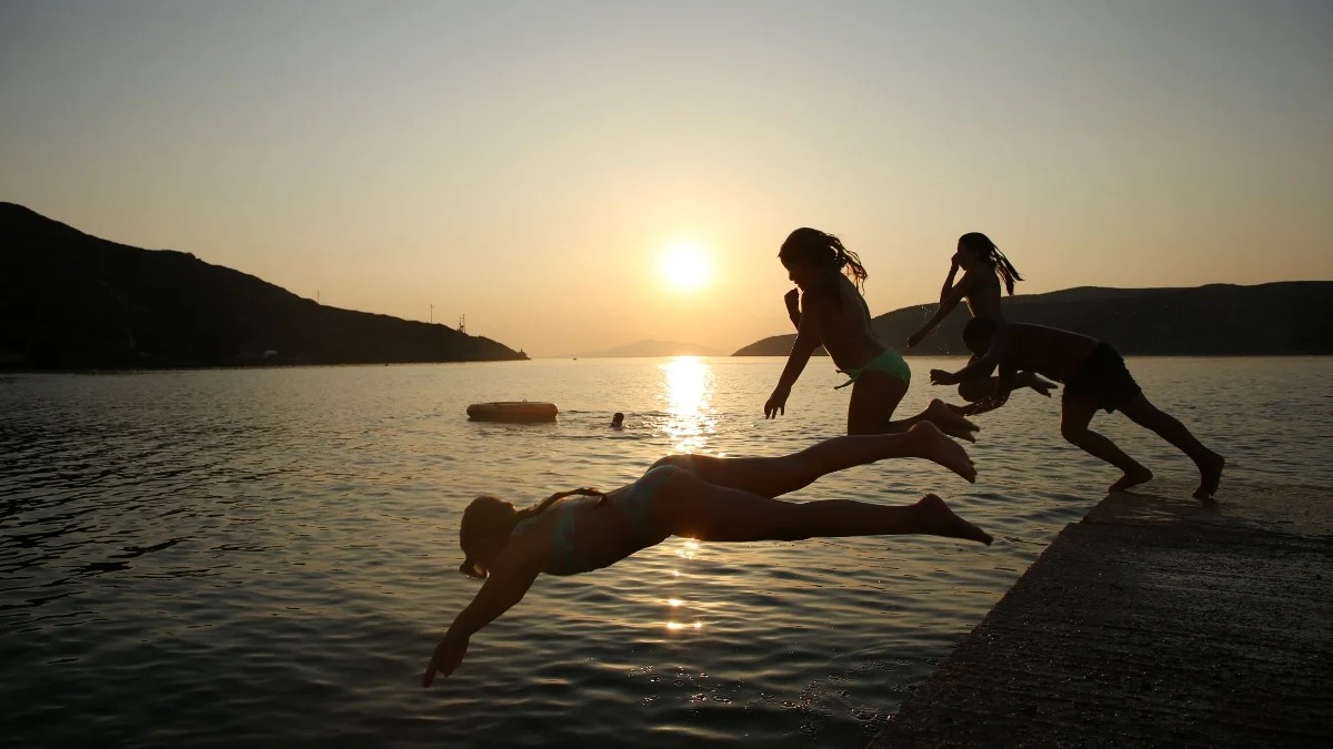 Καιρός: Μονάχα για λίγο ξαποσταίνει και ξανά προς τον… καύσωνα τραβά