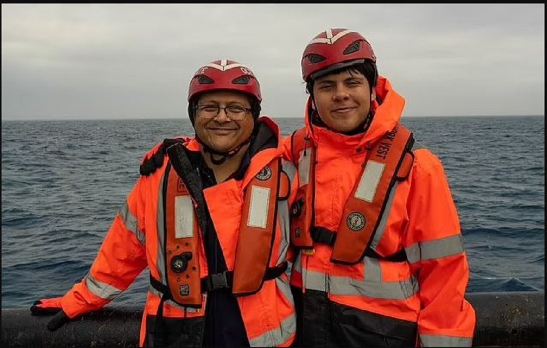 Υποβρύχιο Titan: Η τελευταία φωτογραφία πατέρα και γιου πριν από το μοιραίο ταξίδι προς τον βυθό