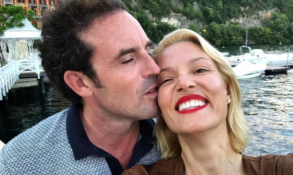 Βίκυ Καγιά – Ηλίας Κρασσάς: Τα τρυφερά φιλιά στην Μύκονο