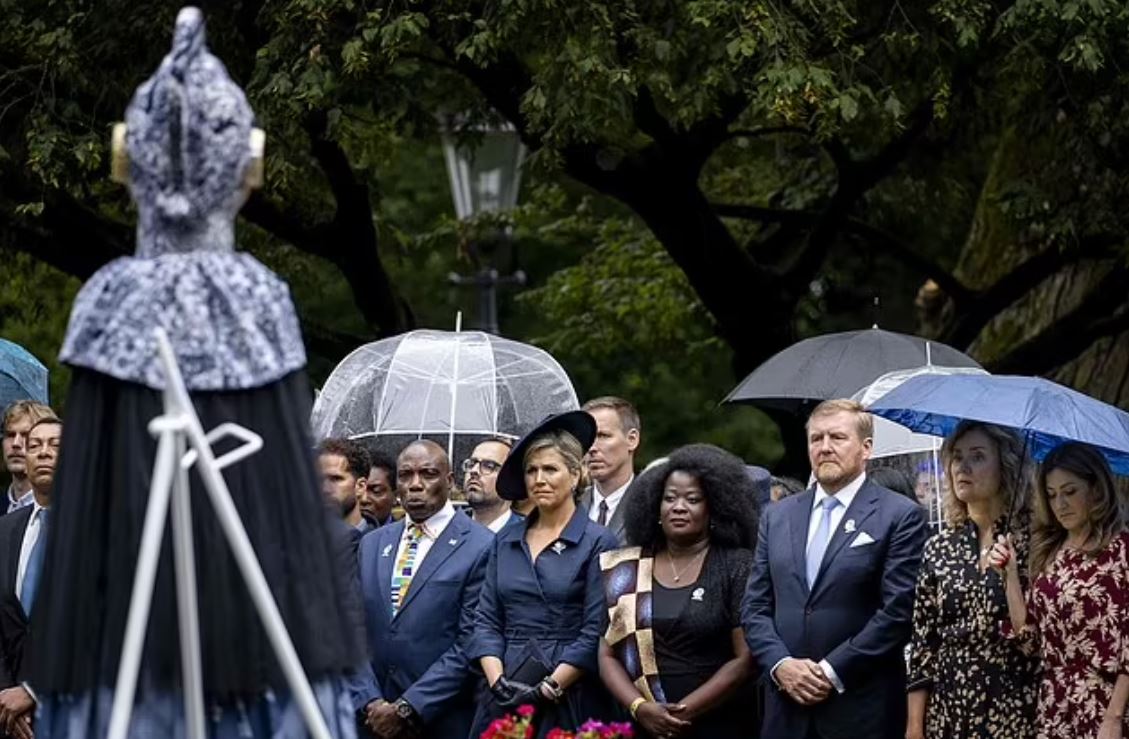Ολλανδία: Γιατί ζήτησε συγγνώμη ο βασιλιάς – Η συγκίνηση στην ομιλία του
