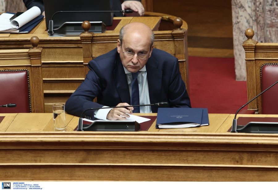Χατζηδάκης: Διμέτωπη αντιπαράθεση με ΣΥΡΙΖΑ και ΠΑΣΟΚ – Τι προκάλεσε την έκρηξη του υπουργού Οικονομικών
