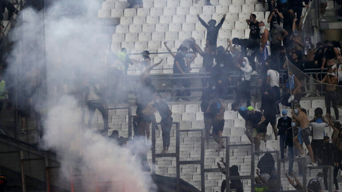 «Επειδή φορούσαν μια φανέλα, τους έδειραν»: Τι λένε μαθητές για το περιστατικό οπαδικής βίας στη Νέα Ιωνία