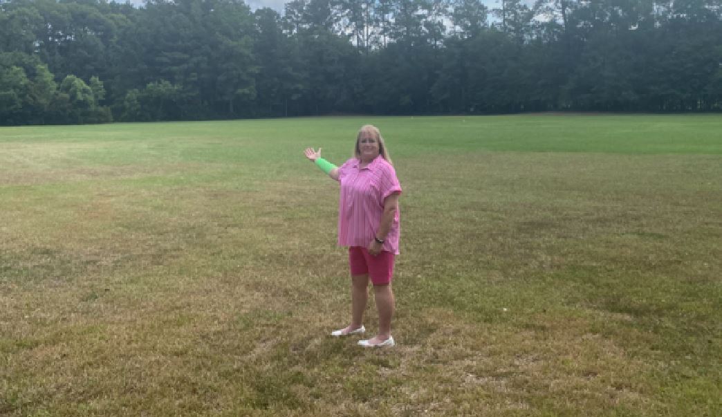 Ο πιο άτυχος άνθρωπος στον κόσμο; – 64χρονη δέχθηκε ταυτόχρονη επίθεση από γεράκι και φίδι