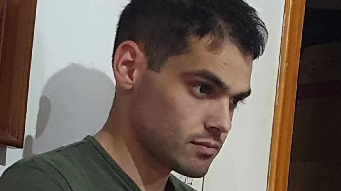 Κρήτη: Στα χέρια της ΕΛ.ΑΣ. ο 22χρονος που πυροβόλησε τον 29χρονο Νίκο στο κεφάλι – Η στιγμή της παράδοσής του