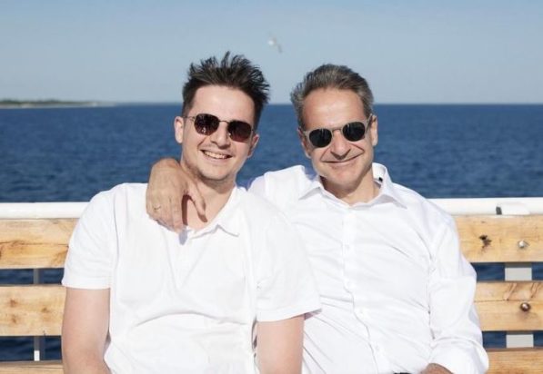 Μητσοτάκης με γιο