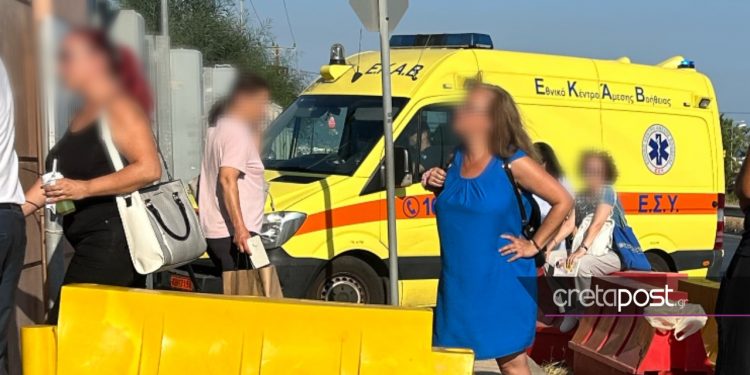 Ηράκλειο: Λιποθύμησε γυναίκα που περίμενε στην ουρά για ταυτότητα