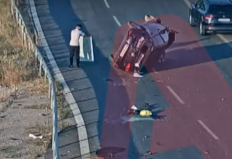 Θεσσαλονίκη: ΒΙΝΤΕΟ ντοκουμέντο από το τροχαίο του 31χρονου Τούρκου – Έβγαλε χαλάκι για να προσευχηθεί και επιτέθηκε στους πυροσβέστες