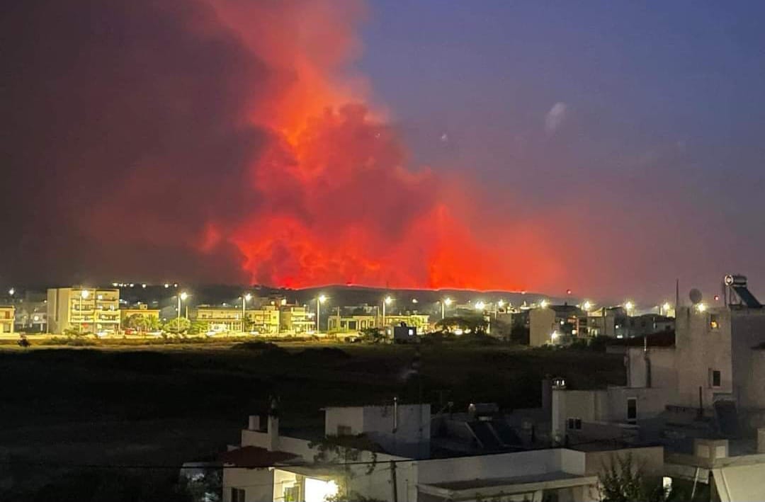 Αλεξανδρούπολη: «Η φωτιά ξεκίνησε από κεραυνό» λέει ο δήμαρχος – Τι είναι το φαινόμενο της «ξηρής καταιγίδας»