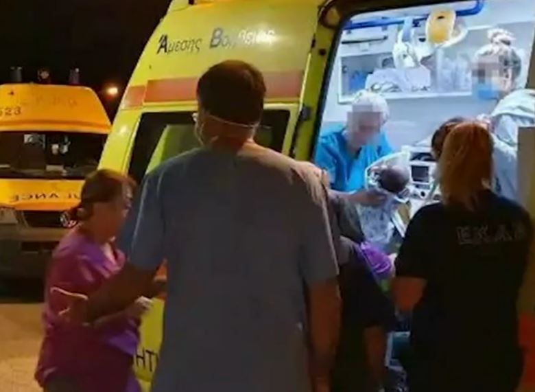 Φωτιά στην Αλεξανδρούπολη: «Έσπασαν τα νερά κατά τη διάρκεια της εκκένωσης» – Τι λέει η γυναίκα που γέννησε σε ασθενοφόρο