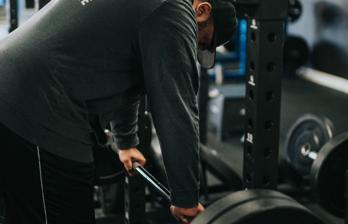 άνδρας βάρη γυμναστική