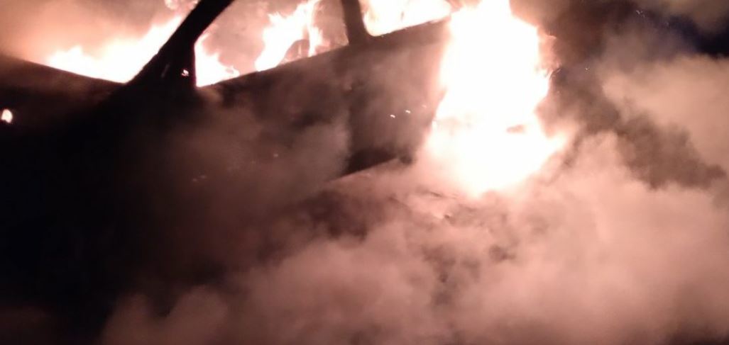 Αυτοκίνητο πήρε φωτιά στην Εθνική Οδό Κορίνθου - Πατρών