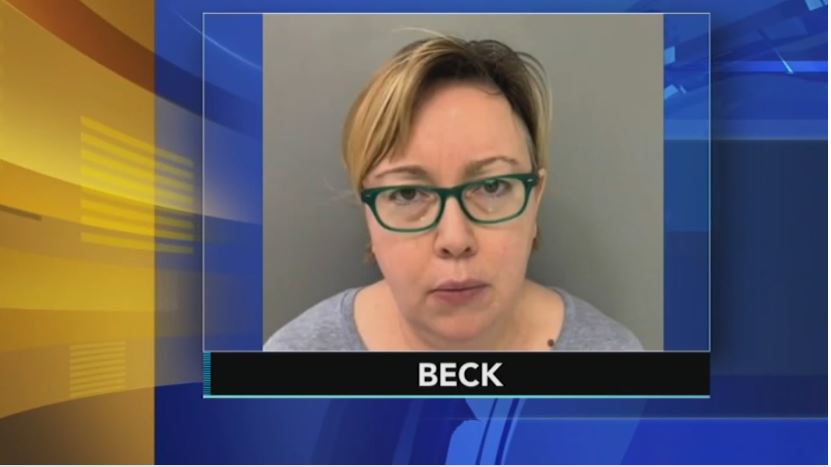 ΗΠΑ: Δασκάλα κατηγορείται ότι σκότωσε και τεμάχισε με αλυσοπρίονο τους γονείς της – Συγκλονίζουν οι λεπτομέρειες από την δίκη