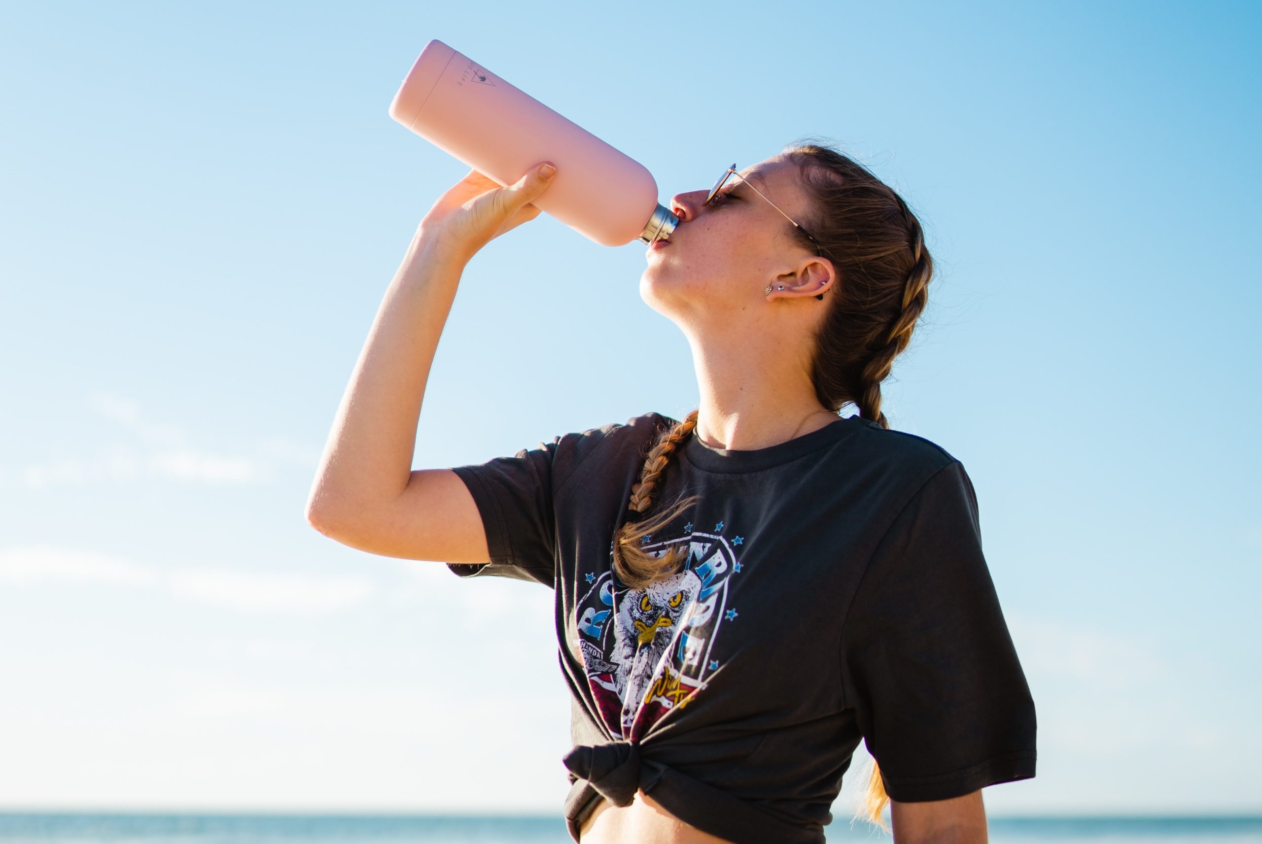 Ενεργειακά ποτά: Καμπανάκι από τους παιδίατρους στις ΗΠΑ – Ζητούν να απαγορευθεί η πώλησή τους σε ανήλικους