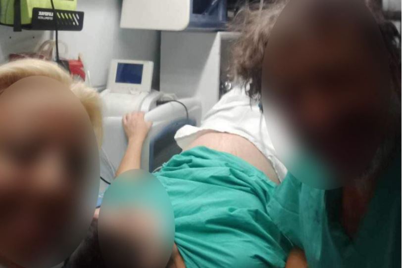 Φωτιά στην Αλεξανδρούπολη- Έγκυος γέννησε σε ασθενοφόρο