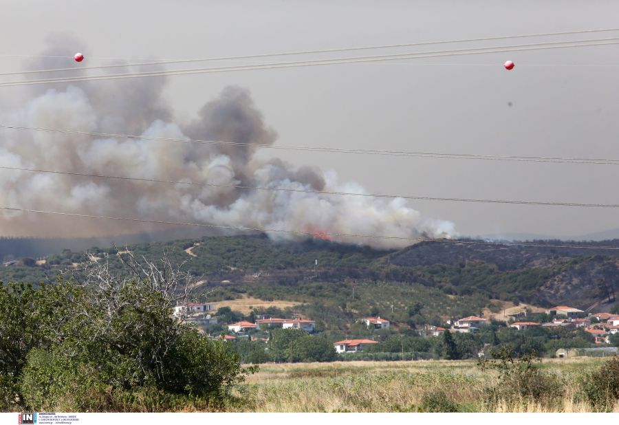Φωτιά στην Αλεξανδρούπολη: Χωρίς ρεύμα η Σαμοθράκη – Αγώνας δρόμου για να αποκατασταθεί το δίκτυο