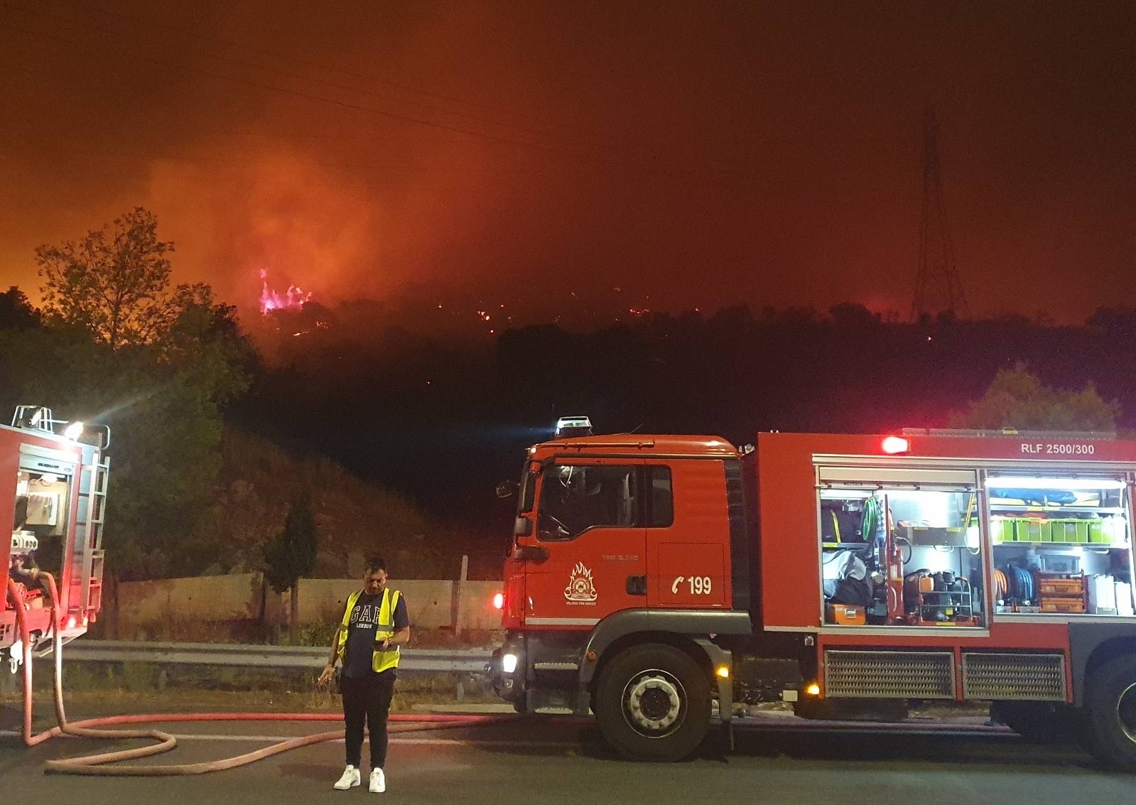 Φωτιά διόδια Ελευσίνας