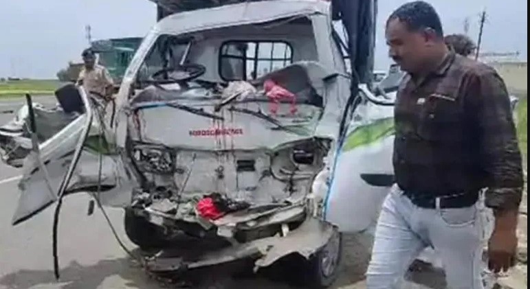 Τραγωδία στην Ινδία: 10 νεκροί και 13 τραυματίες έπειτα από τροχαίο – ΦΩΤΟ