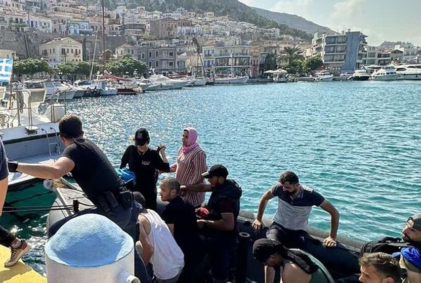 Κάλυμνος: Διασώθηκαν 30 μετανάστες από το Λιμενικό – Χειροπέδες στον διακινητή τους – ΒΙΝΤΕΟ