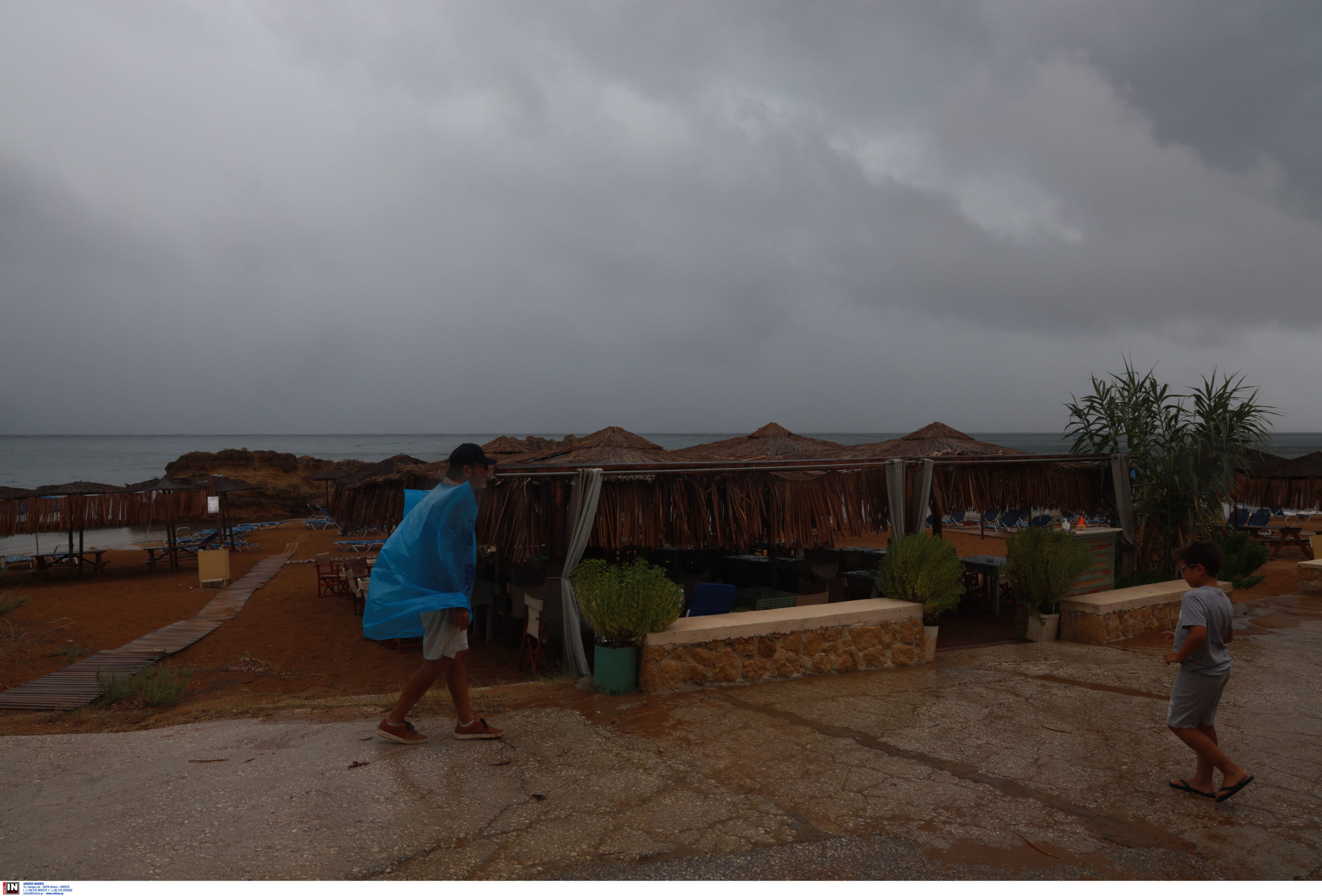 Κακοκαιρία Petar: «Βούλιαξε» η δυτική Ελλάδα από τις ισχυρές καταιγίδες – Πού θα χτυπήσει τις επόμενες ώρες