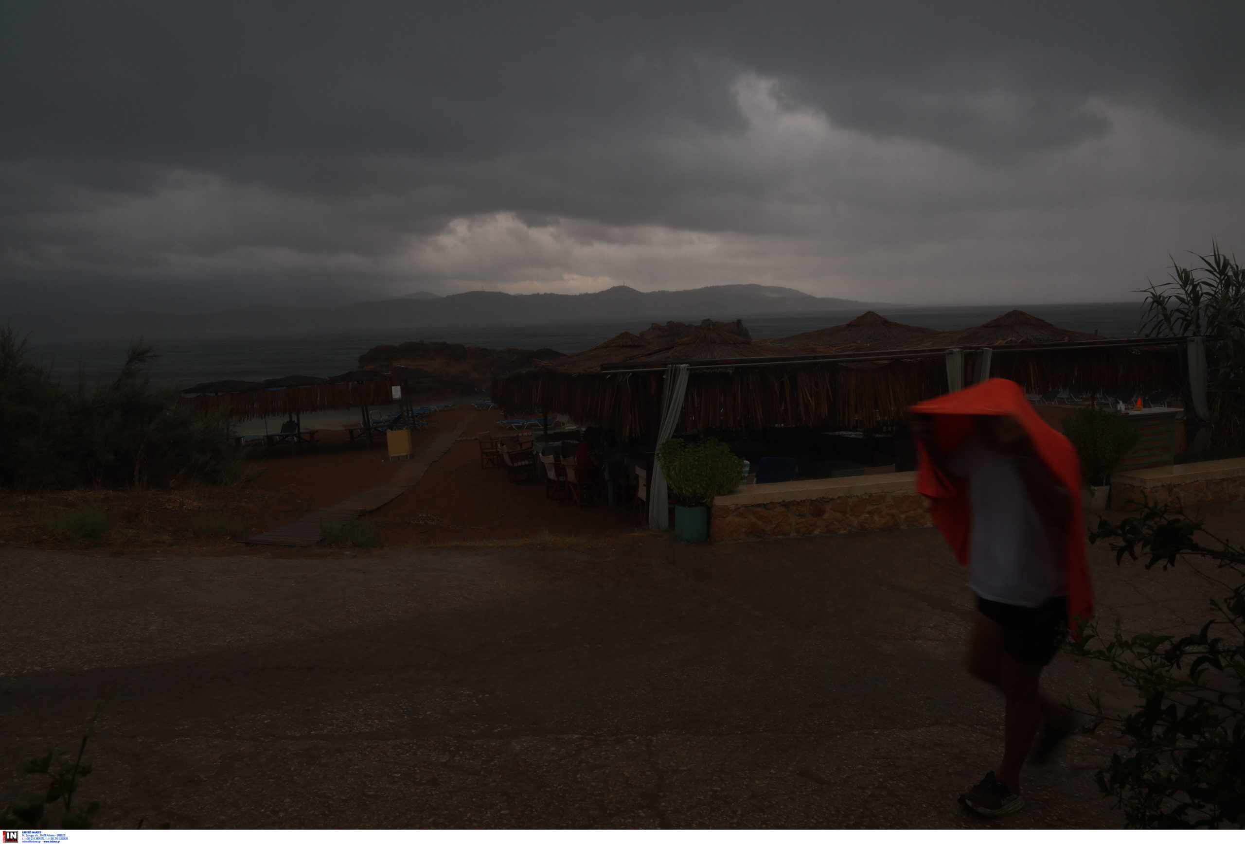 LIVE η πορεία της κακοκαιρίας Petar: Πλήττει το Ιόνιο με ισχυρές βροχές και καταιγίδες – Προβλήματα σε Κέρκυρα, Κεφαλονιά