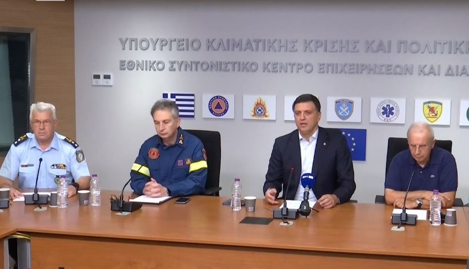 ΑΠΕΥΘΕΙΑΣ η ενημέρωση από τον Βασίλη Κικίλια για τις φωτιές