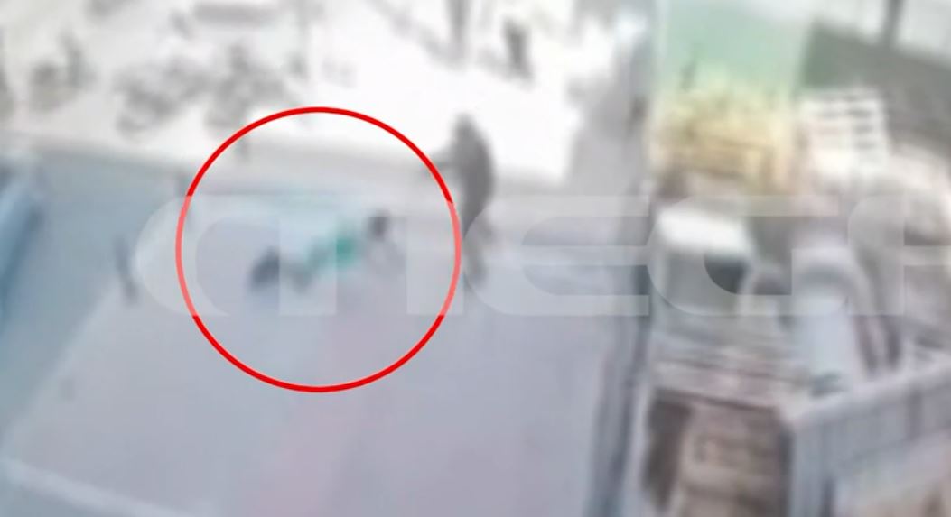 Κολωνός: ΒΙΝΤΕΟ ντοκουμέντο από την αιματηρή συμπλοκή – Η στιγμή που αστυνομικός πυροβολεί τον ληστή