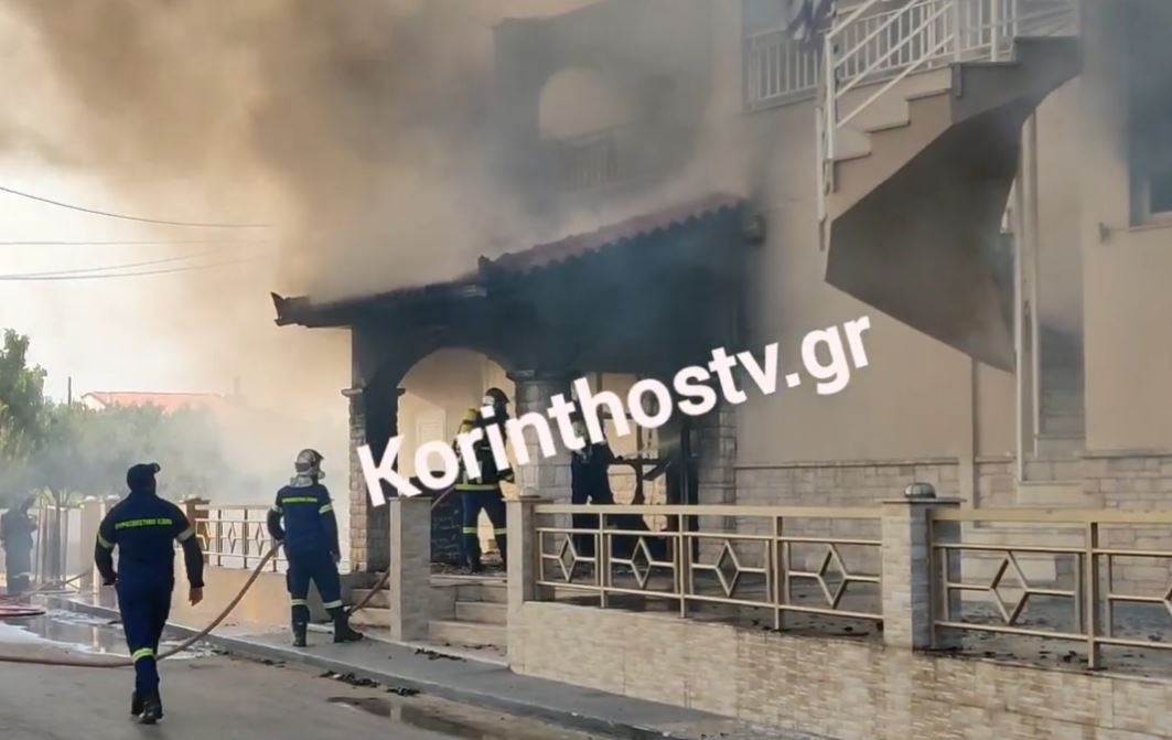 Κορινθία: Στις φλόγες εστιατόριο στο Λέχαιο – Ακούγονται συνεχείς εκρήξεις – ΒΙΝΤΕΟ