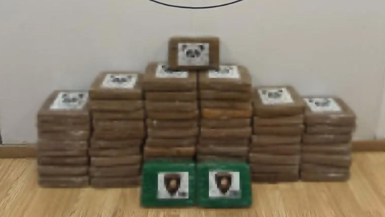 Λιμάνι Πειραιά: Κοκαΐνη αξίας άνω των 2 εκατ. ευρώ σε εμπορευματοκιβώτιο – Πώς εντοπίστηκε – ΦΩΤΟ και ΒΙΝΤΕΟ