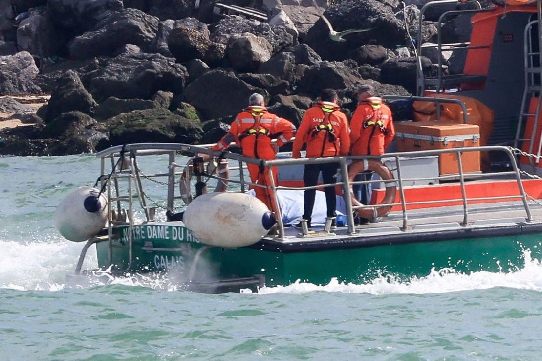 Μάγχη: Έξι νεκροί από βύθιση σκάφους μεταναστών – Συνεχίζονται οι έρευνες