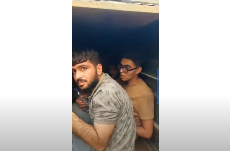 Έβρος: Πολίτης έχει «συλλάβει» μετανάστες και τους κατηγορεί για φωτιές – ΒΙΝΤΕΟ