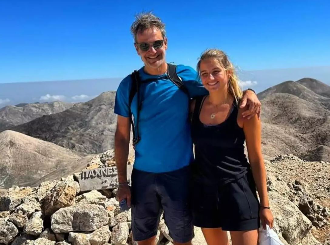 Στα Λευκά Όρη ο Κυριάκος Μητσοτάκης με την κόρη του, Δάφνη