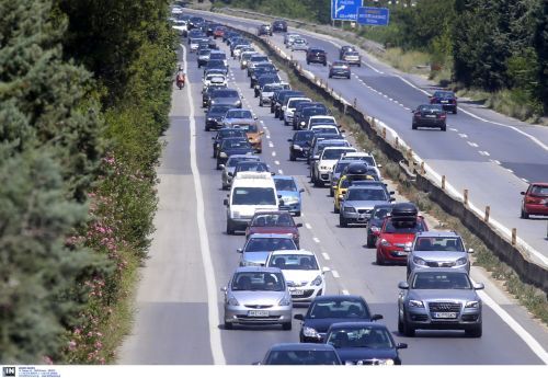 Χαλκιδική: Καραμπόλα τεσσάρων οχημάτων στη Μουδανιών – Καθυστερήσεις στην κυκλοφορία