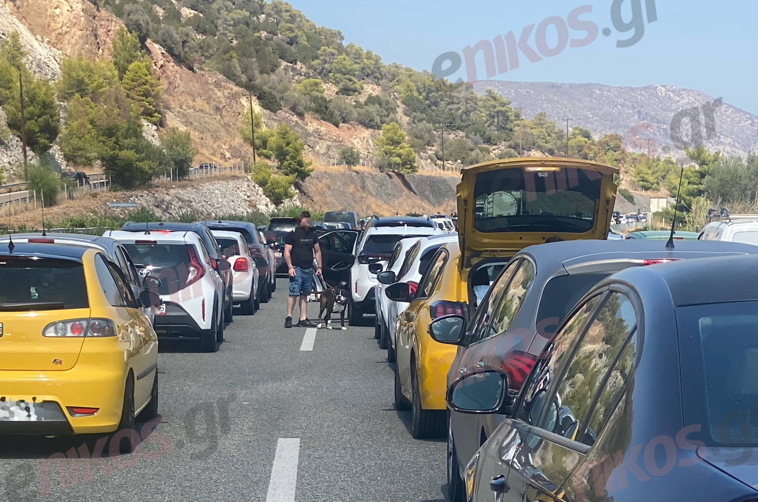 Εθνική Οδός Αθηνών-Κορίνθου: Εξοργισμένοι οι οδηγοί που εγκλωβίστηκαν για ώρες – «Ζούμε στην Μπανανία;»