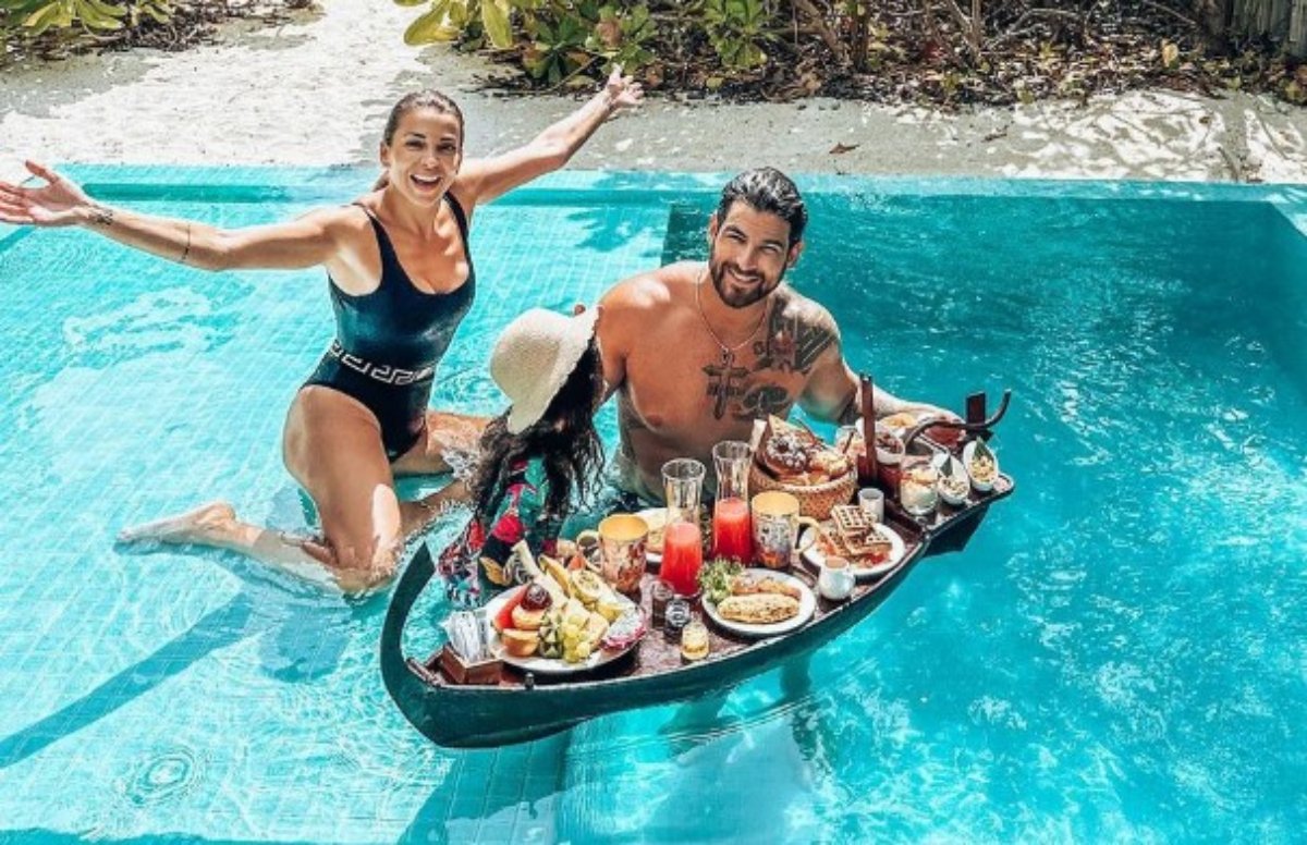 Ελένη Χατζίδου – Ετεοκλής Παύλου: «Προσπάθησε να με κάνει καλά» – Συγκινεί το βίντεο με την κόρη τους