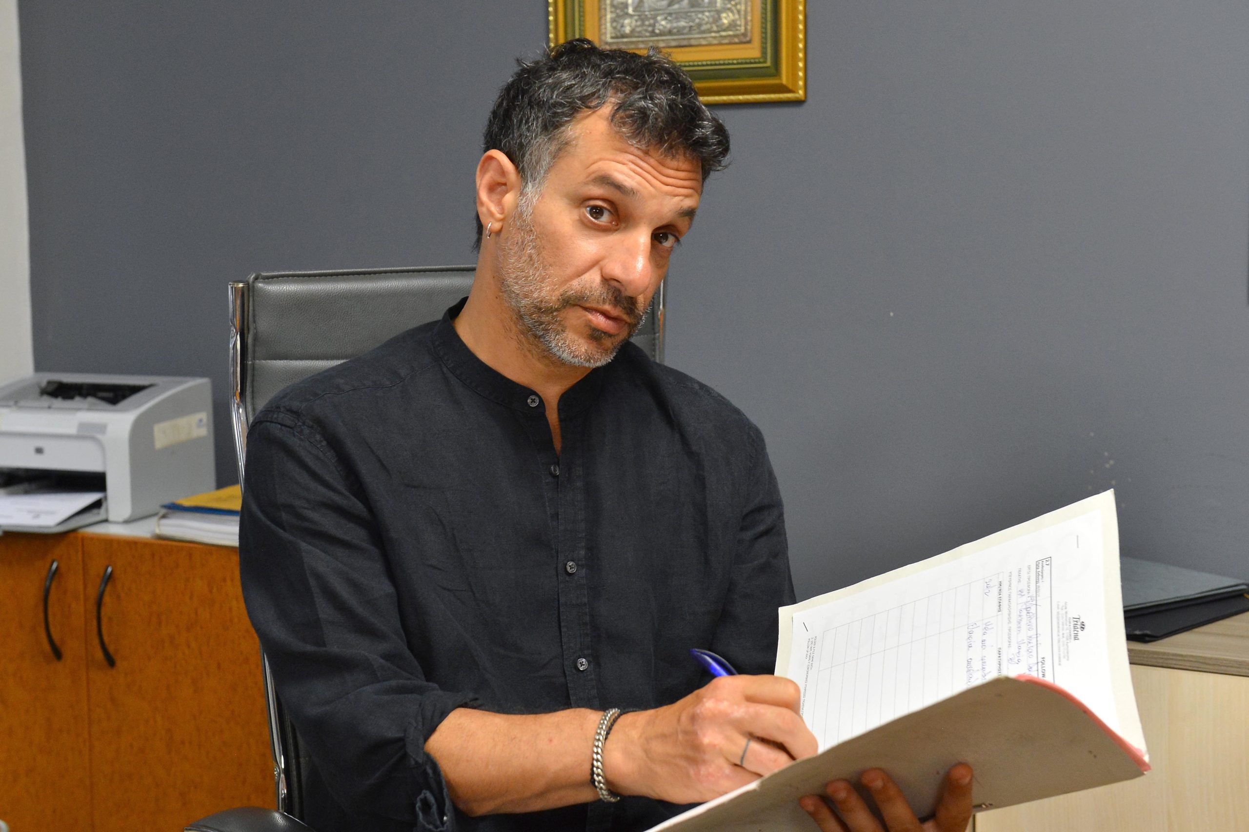 «Στα σύρματα», ΕΡΤ σειρά