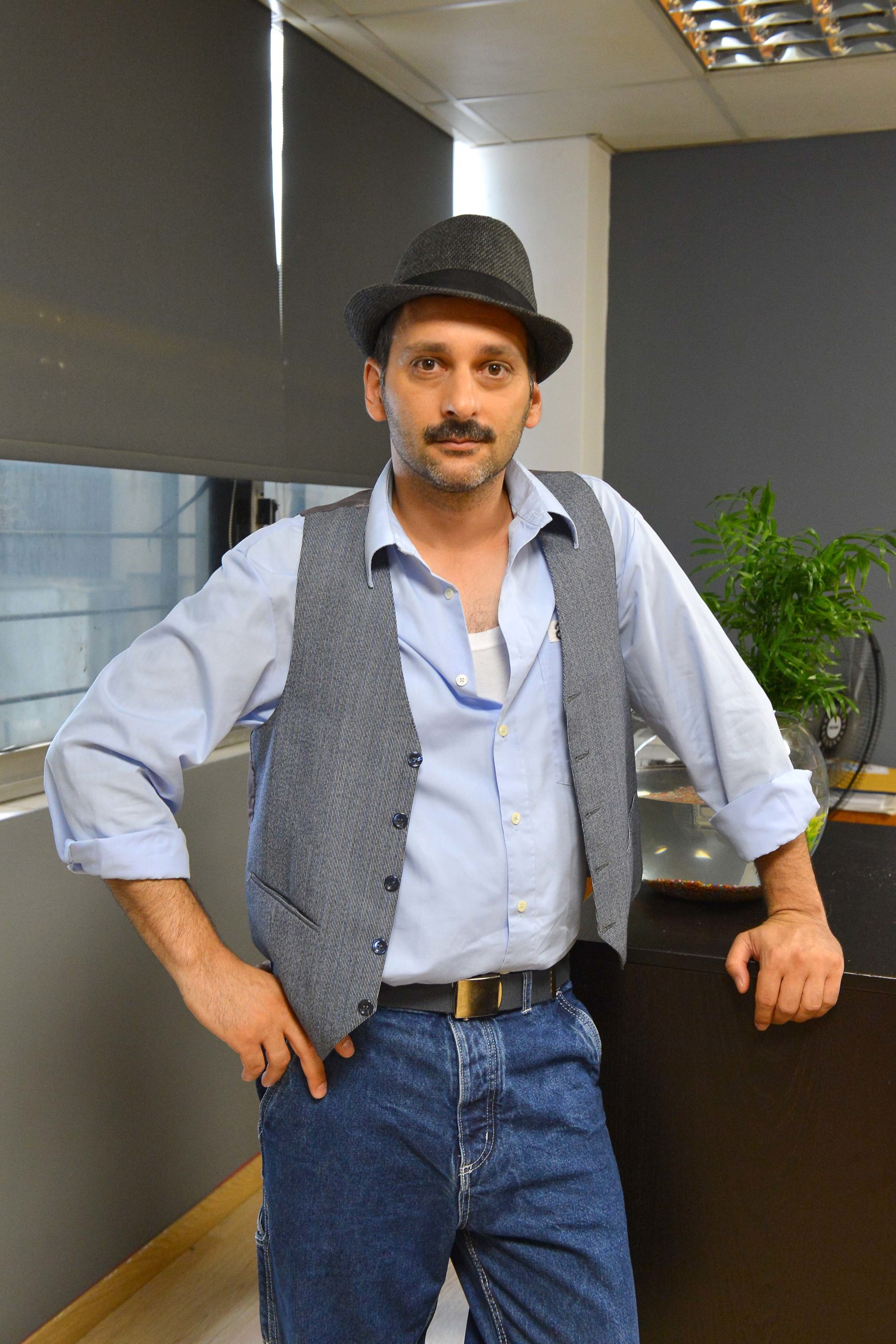 «Στα σύρματα», ΕΡΤ σειρά