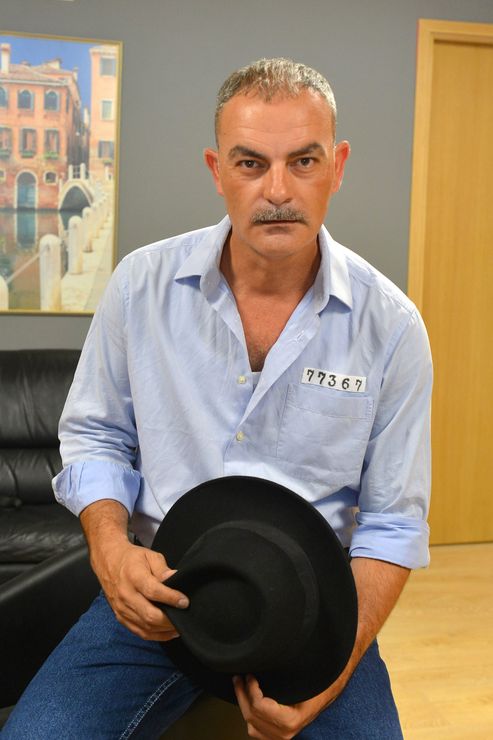 «Στα σύρματα», ΕΡΤ σειρά