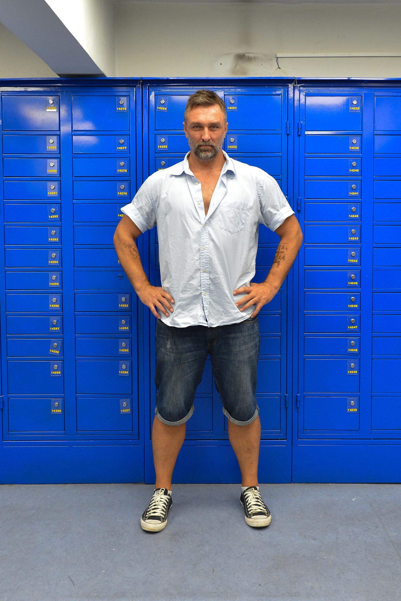 «Στα σύρματα», ΕΡΤ σειρά